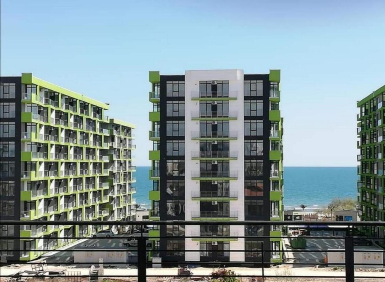 Appartement Yvo Lioness & Mamaia Nord à Năvodari Extérieur photo