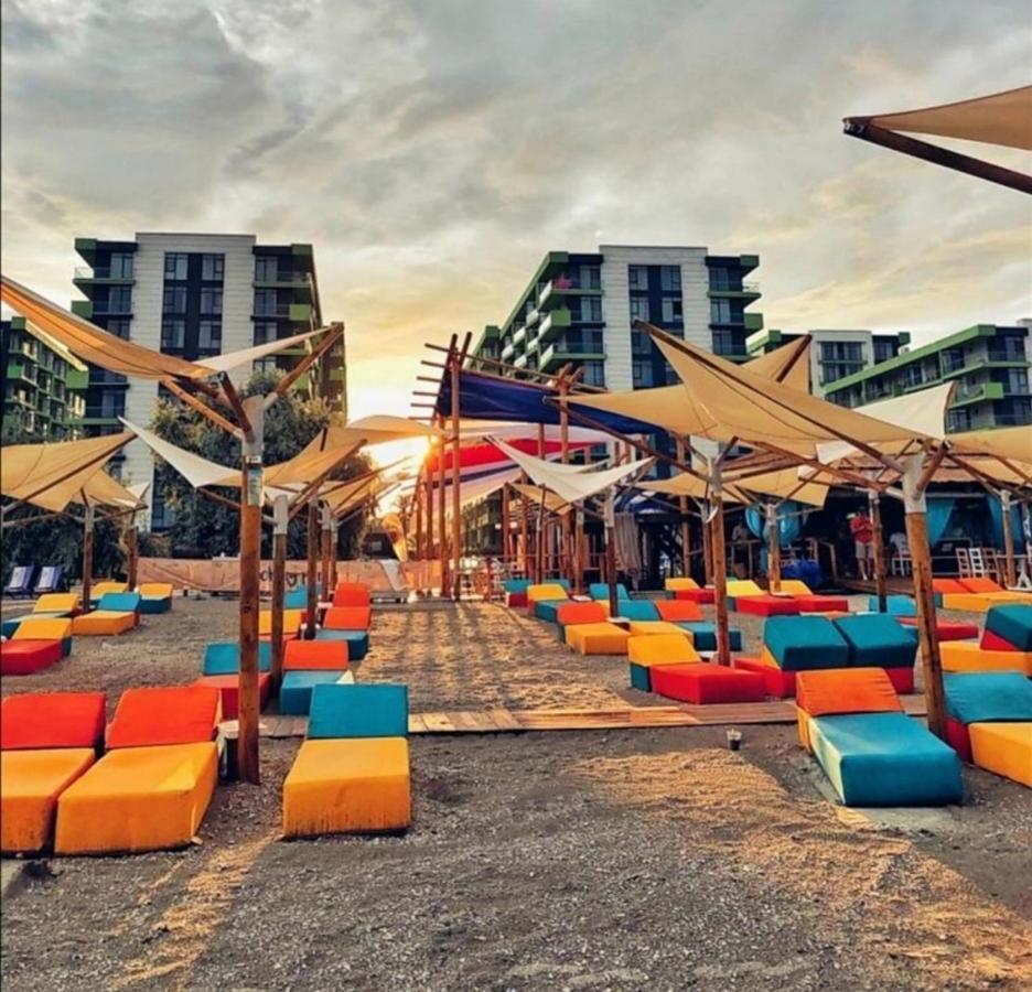 Appartement Yvo Lioness & Mamaia Nord à Năvodari Extérieur photo