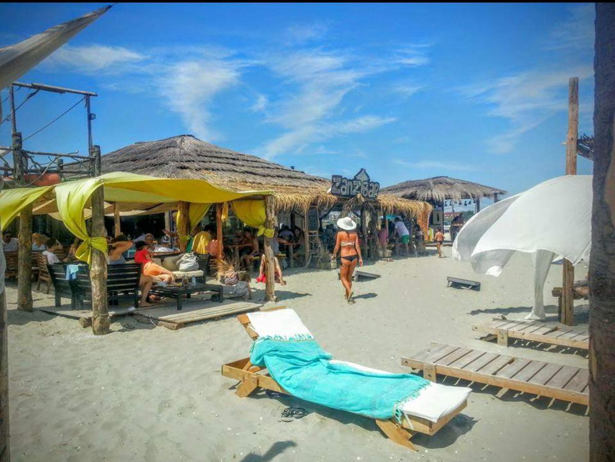 Appartement Yvo Lioness & Mamaia Nord à Năvodari Extérieur photo