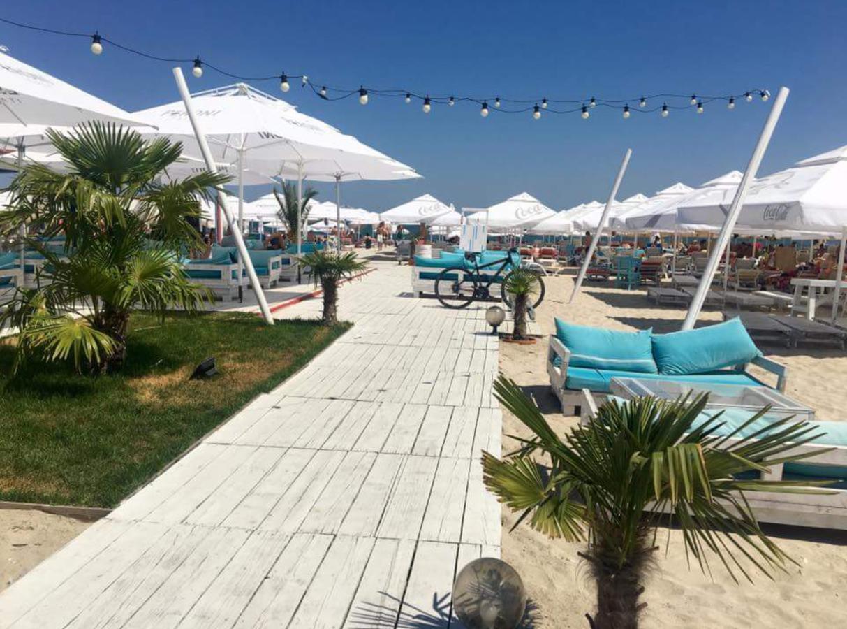 Appartement Yvo Lioness & Mamaia Nord à Năvodari Extérieur photo